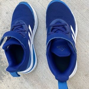 Preloved Adidas kids trainers,excellent condition, barely used, size US 1 &1/2.